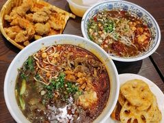 阿婆酥肉-爆炸头阿姨小四川正宗川味小吃(无任何分店)