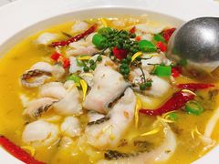 酸汤鱼-吕氏疙瘩汤·新派鲁菜(济南万象城店)