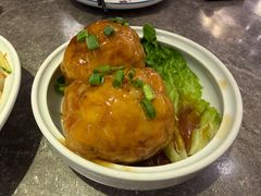 鸭蛋黄狮子头-闫府私房菜·老字号(恒隆店)