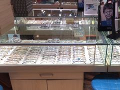 -三叶眼镜城批发市场(上海火车站店)