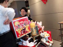 -海底捞火锅鲜切牛肉主题店(长寿路店)