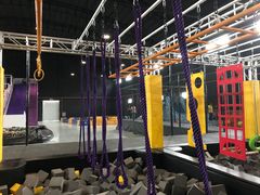 -嘿哟动霸CHUA·新潮玩运动娱乐中心·蹦床滑冰团建乐园