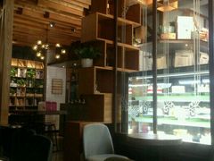 -万利隆·活力烘焙(人民路店)