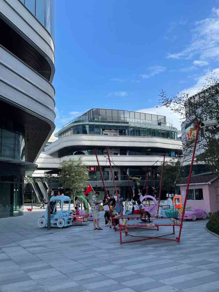 蓝湾天地-"今天去朋友新房看,中午过来这个新商场逛了.