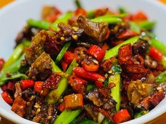 蒜苗炒腊肉-湘辣欢·湖南家常小馆
