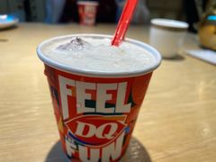 草莓芝士蛋糕粒暴风雪-DQ·蛋糕·冰淇淋(高新万达店)