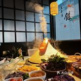 热气腾腾的鱼火锅之夜