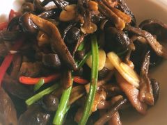 金蒜烧汁爆双菇-竹里馆·淮扬菜·功夫茶(老门东店)