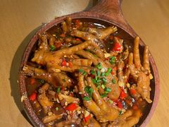 糯叽叽香辣鸡爪-乐乐大排档·30年老字号(浙江路店)