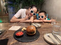 -HIGH FIVE哈福手工汉堡(桂林路店)