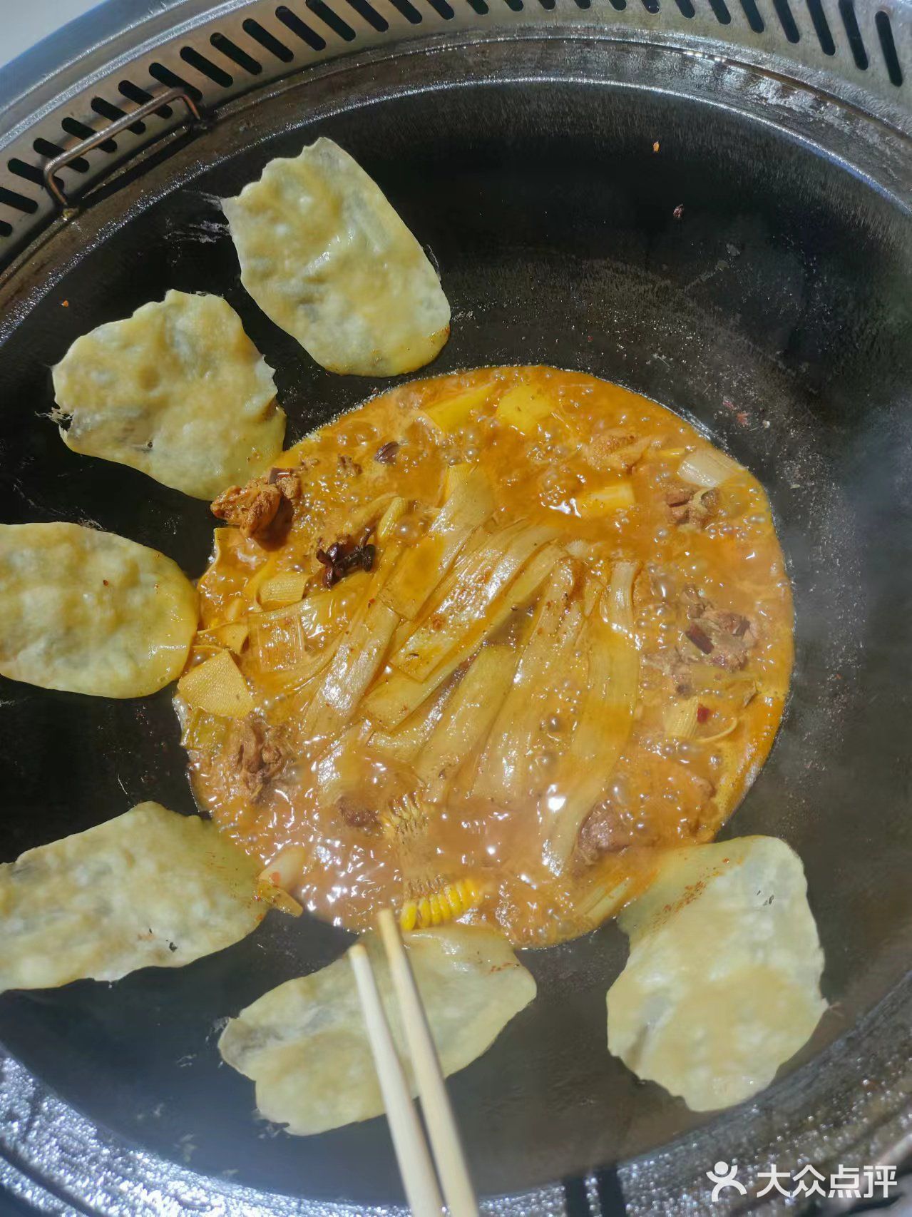 周浦小上海步行街东头，有家超赞的地锅鸡[点赞]