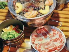 -叽叽扎扎烤肉场(生态城万达店)