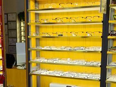 -优医视平价眼镜蔡司依视路折扣工厂店(十里堡店)