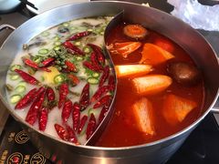 藤椒猪肚番茄双拼锅-捞王锅物料理(上海世茂广场店)