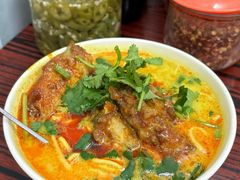 椰汁咖哩雞麵-成群小食店
