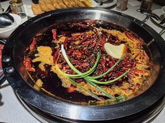 -茅草房·河畔园林火锅