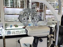 -臻美视爵眼镜·明月·依视路·蔡司折扣店(广渠门店)