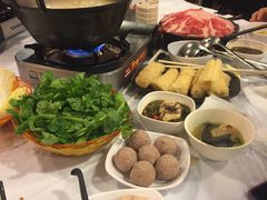 -鲜入围煮花胶鸡海鲜火锅