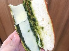 青酱红波芝士碱水-慢熟面包店bud bread(孩儿巷店)