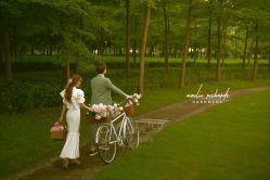 -易摄影婚纱摄影工作室