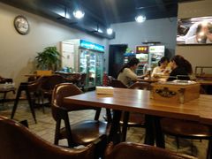 大堂-陈员外正宗夹江烧烤(广福路店)