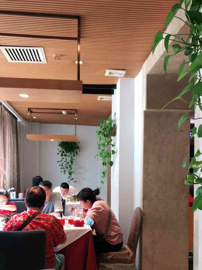 飞鹿餐饮-"环境一般,但服务贴心,周到,菜品从性价比."-大众点评移动版