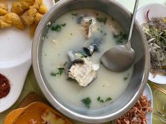 -雪湖煜辰鱼头老店(雪野湖店)