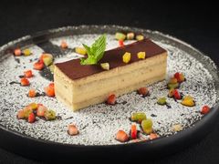 经典提拉米苏芝士蛋糕-YUE·6·西式融合餐厅(外滩六号店)