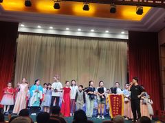 -艺桐年艺术培训中心