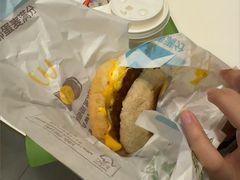 -麦当劳(上海虹桥站30B检票口楼上)