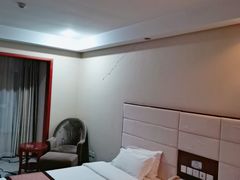 -兴芮温泉度假区