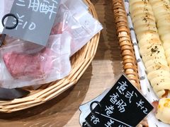 -沁屋面包店(人民东路店)