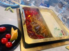 -尚尚仙·酸汤猪手·猪肚鸡火锅(华联万柳购物中心店)