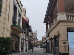 -王府井奥莱临潼小镇(临潼店)