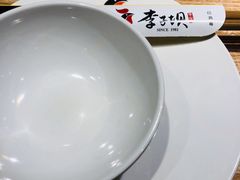 餐具摆设-李子坝梁山鸡(北碚万达五鸡哥店)