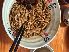 金牌半筋半肉面-旺泉餐饮店·清真牛肉面馆