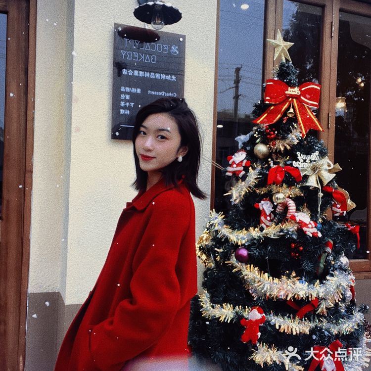 氛围感美女拍照必去！还有人不知道这家能下雪的店？❄️
