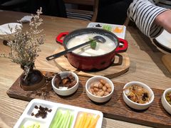 酸汤鱼-小大董·烤鸭(凤凰汇店)