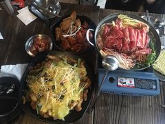 部队锅-MI WU FACTORY米屋美食工厂餐厅(绿地店)