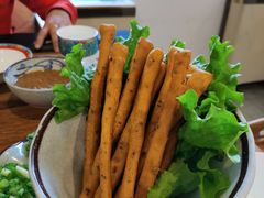 -毛辣果·贵州红酸汤牛肉火锅(西单店)
