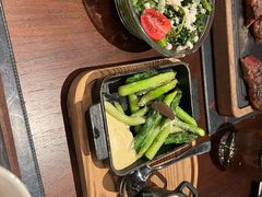 -恰餐厅及酒吧 CHAR Bar & Grill (北京丽都皇冠假日店)