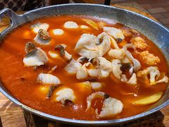 思茅酸汤鱼片-老滇山寨•云南特色菜•地方菜•民族风情歌舞表演(金碧店)