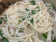 -亮亮面馆(经六路店)