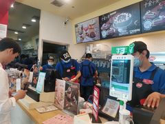 -DQ·蛋糕·冰淇淋(大宁国际商业广场店)