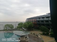 -上海滴水湖皇冠假日酒店