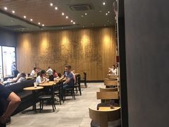 大堂-星巴克臻选(舟山凯虹广场店)