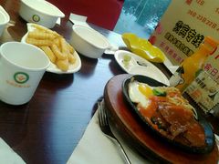 -皇品世家牛排(七一路店)