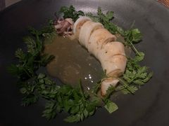 鱿鱼卷填芝士水瓜柳欧芹配柠檬白葡萄酒-Carbon莫卡哆·意大利复古集市餐厅(杭州大厦店)
