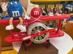 -m豆巧克力世界(上海世茂广场店)