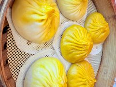 纯蟹粉蟹黄双拼小笼-寄畅興·百年蟹黄面·万国建筑群(外滩27号店)